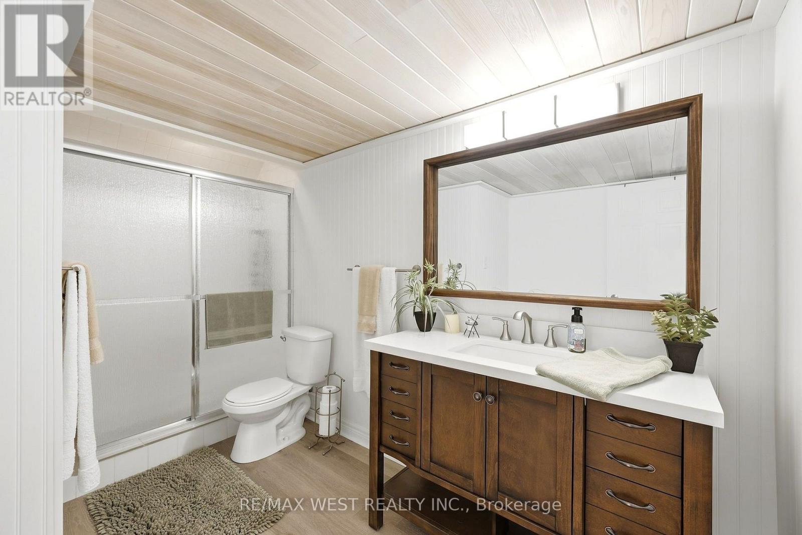916 Silversmith Street Property Photo 11