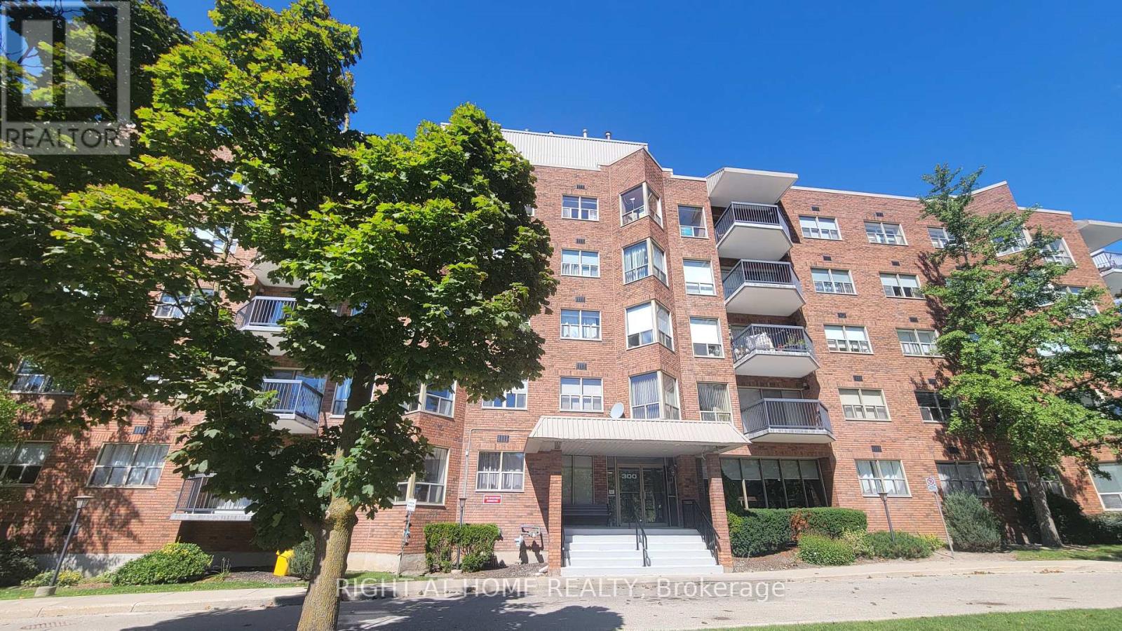 505 - 300 KEATS WAY Property Photo 1