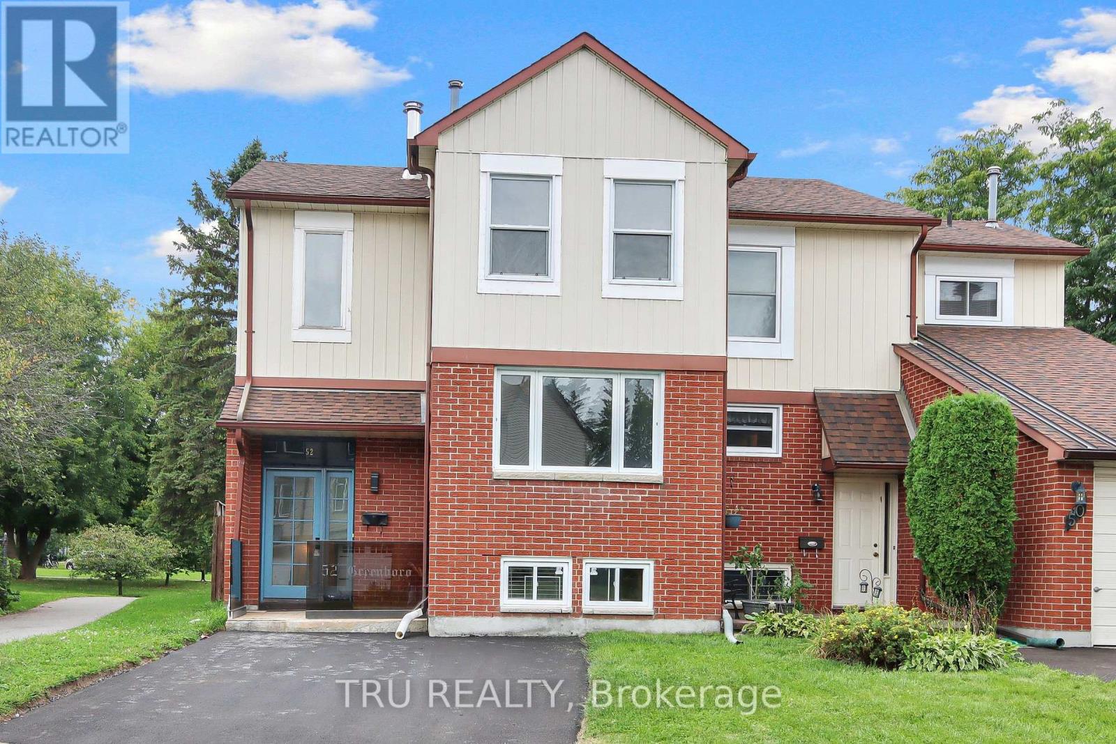 52 Greenboro Crescent Property Photo 2