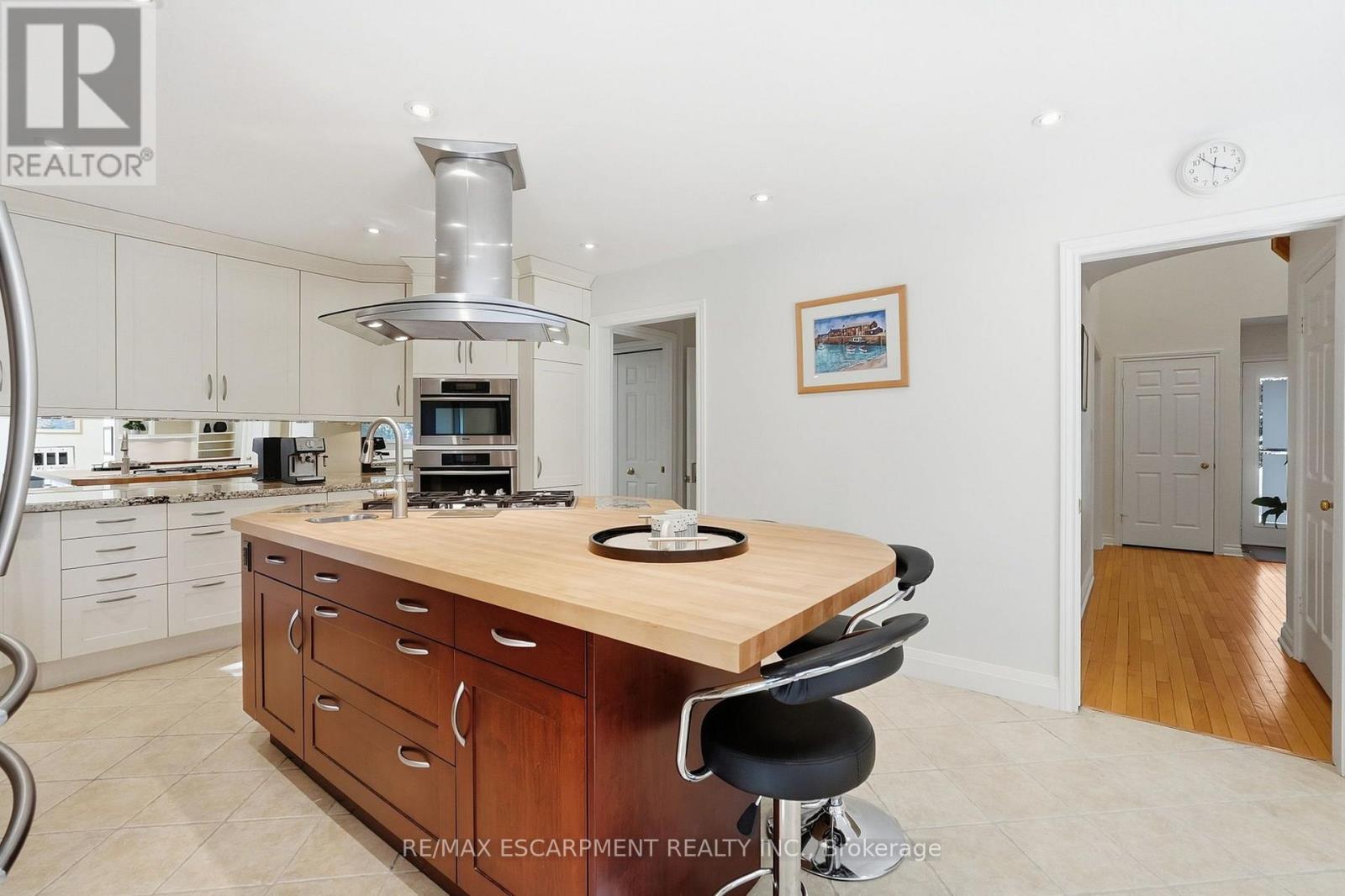 77 Flanders Drive Property Photo 11