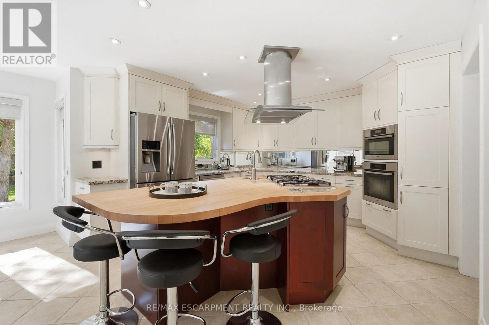 77 Flanders Drive Property Photo 12