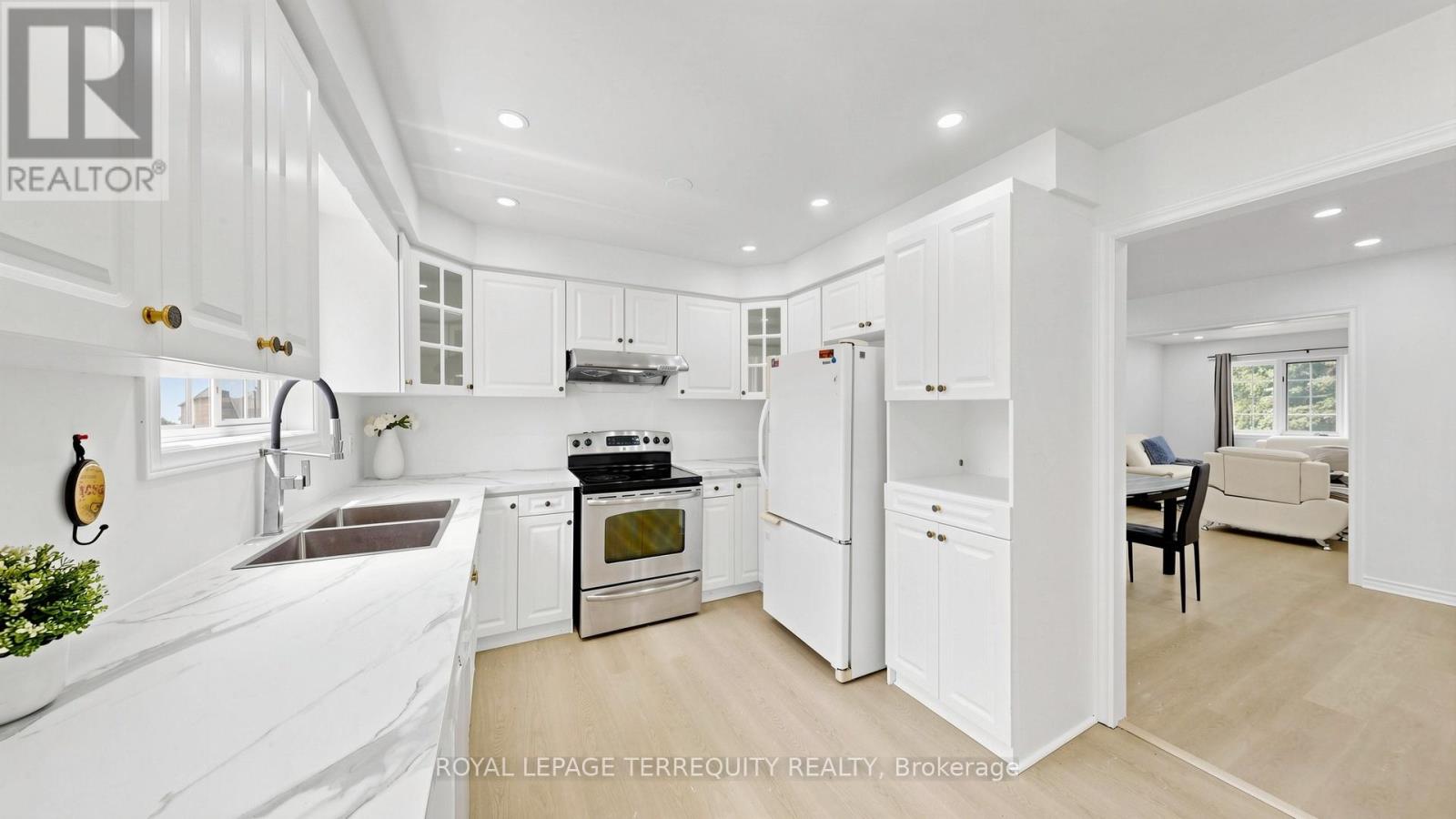 2 - 700 Champlain Boulevard Property Photo 10