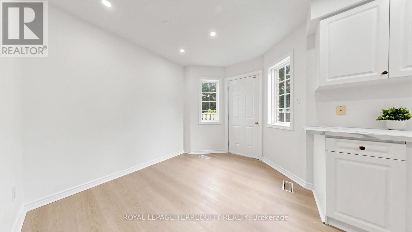 2 - 700 Champlain Boulevard Property Photo 12