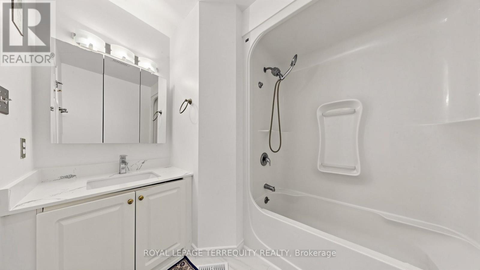 2 - 700 Champlain Boulevard Property Photo 24