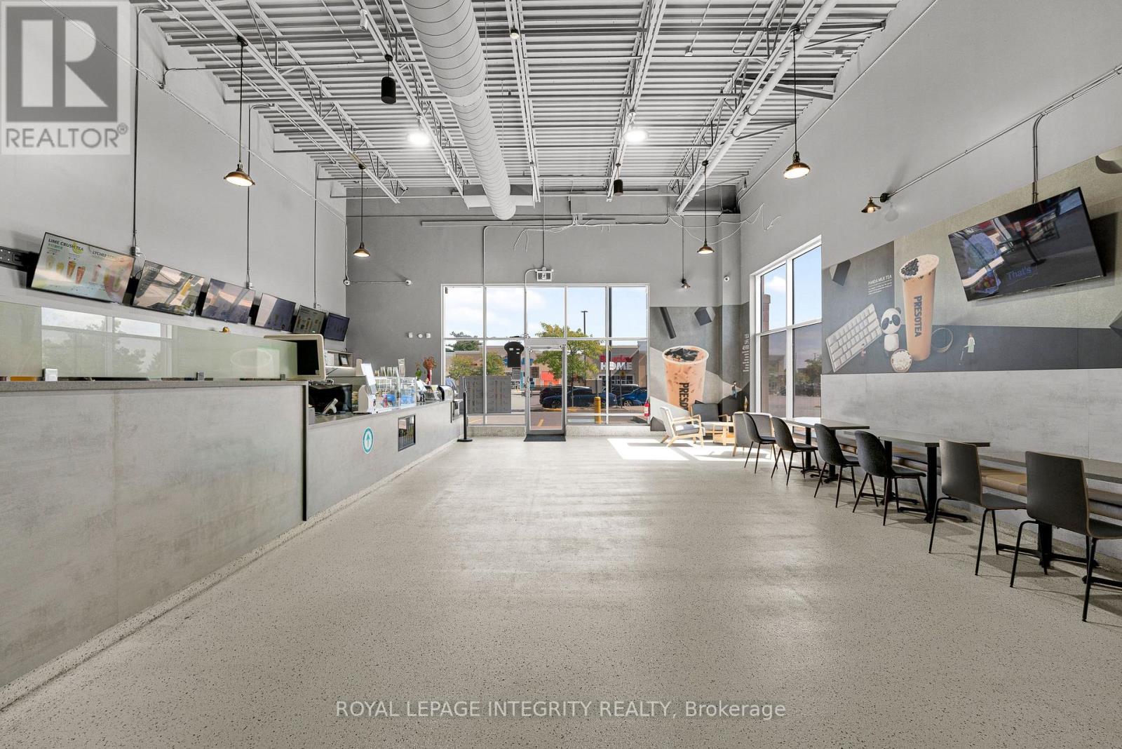 F02 - 3940 Innes Road Property Photo 5