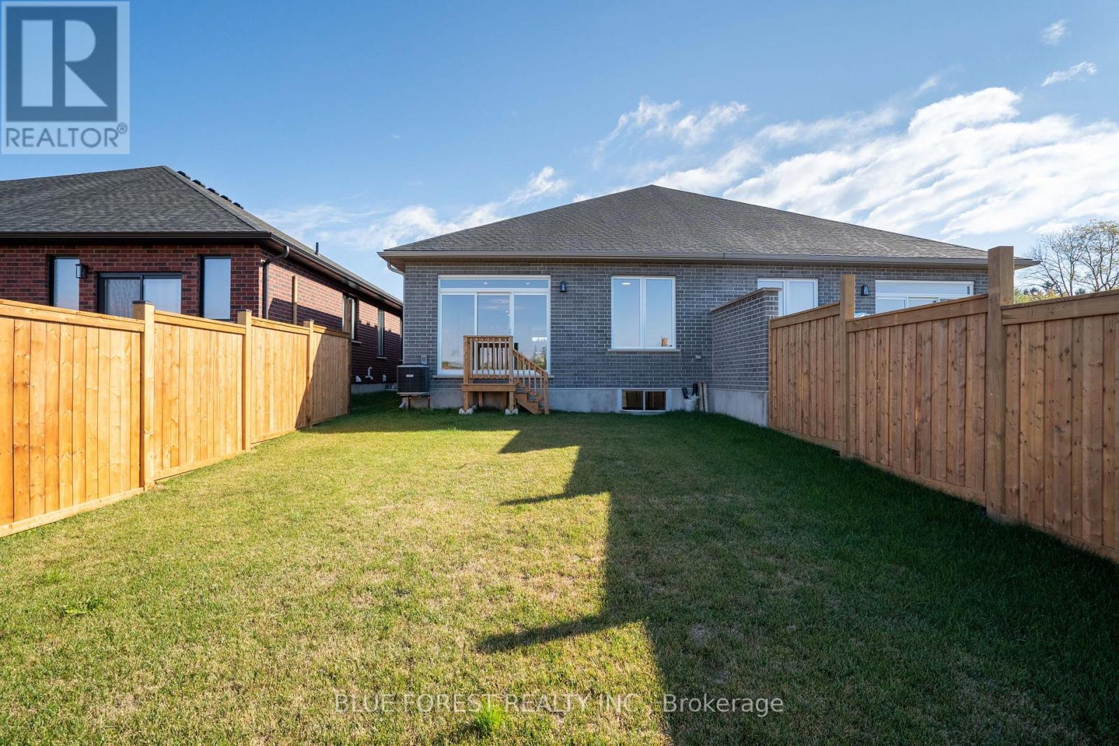 142 Shirley Street Property Photo 32