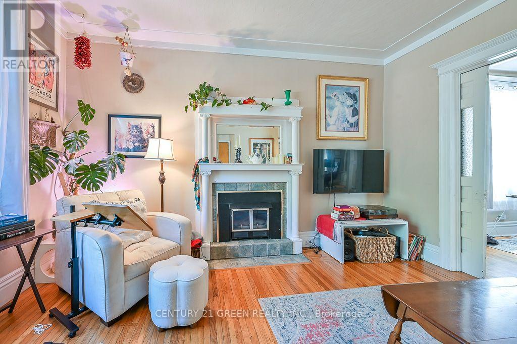 147 Herkimer Street Property Photo 6