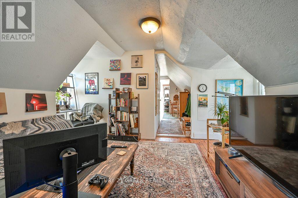 147 Herkimer Street Property Photo 33