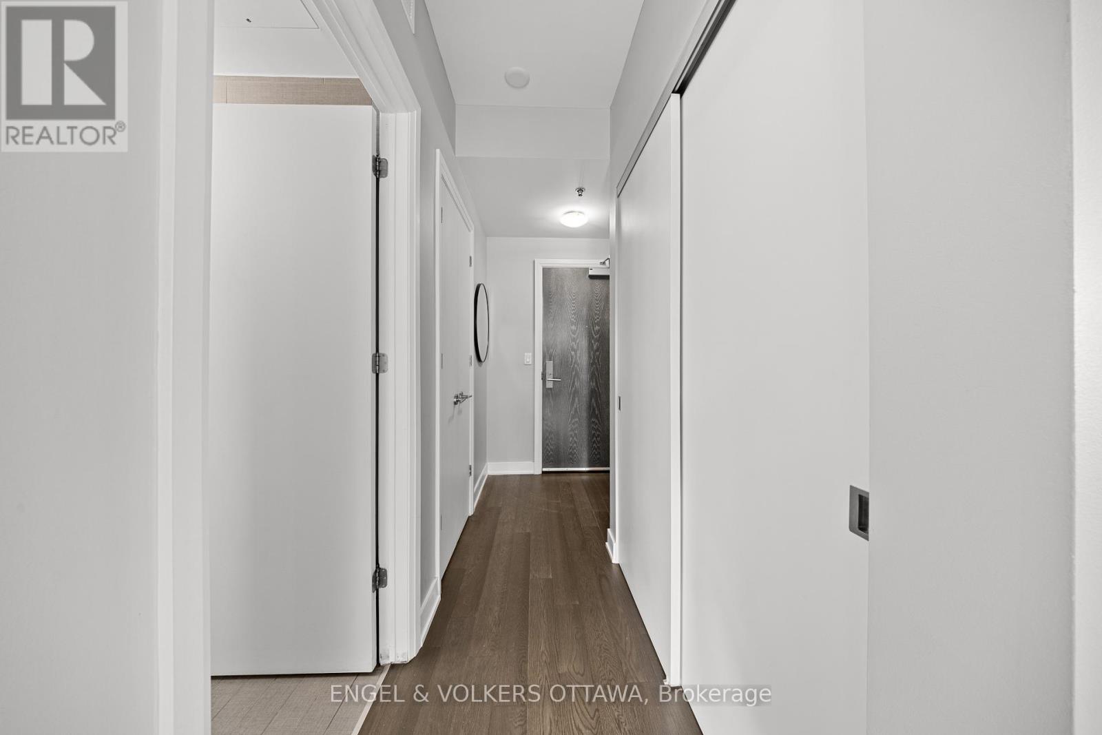 701 - 428 Sparks Street Property Photo 4
