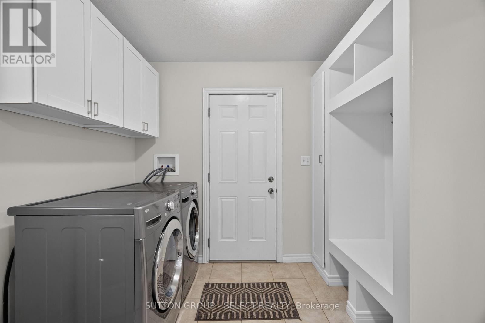 713 Silverfox Place Property Photo 17