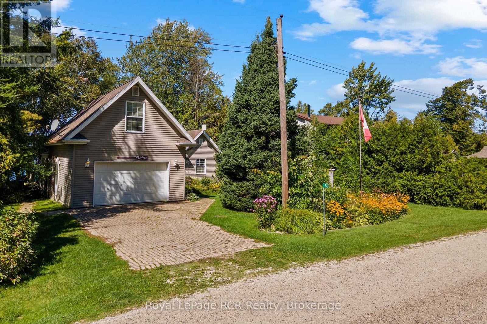 50 Hansen Drive S Property Photo 6