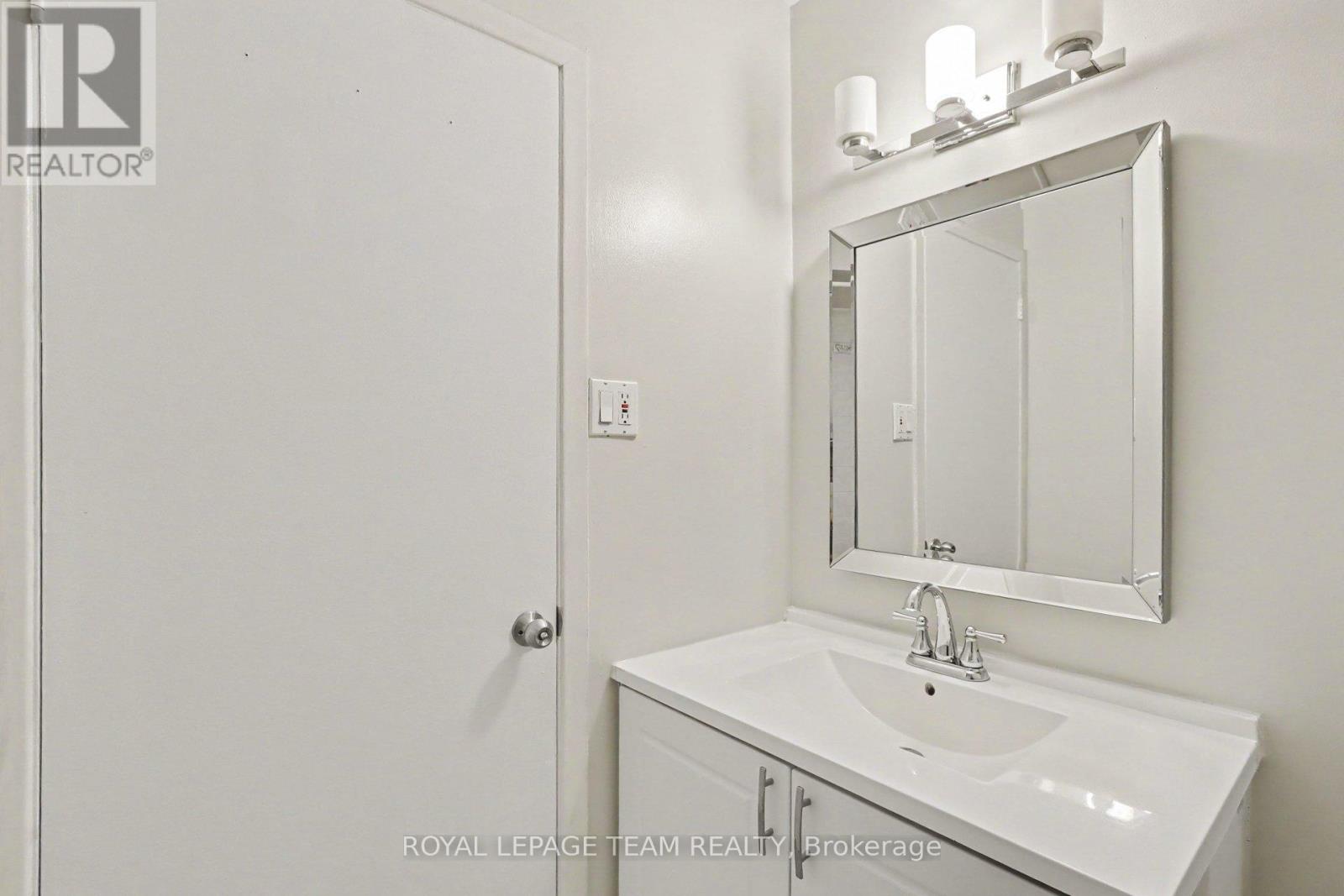 1377 Guthrie Street Property Photo 11