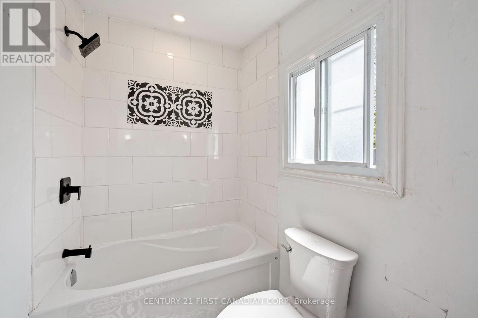 229 St Julien Street Property Photo 14