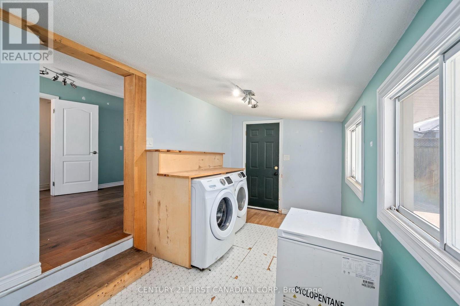 229 St Julien Street Property Photo 15