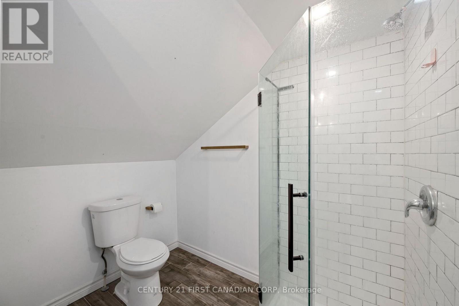 229 St Julien Street Property Photo 17