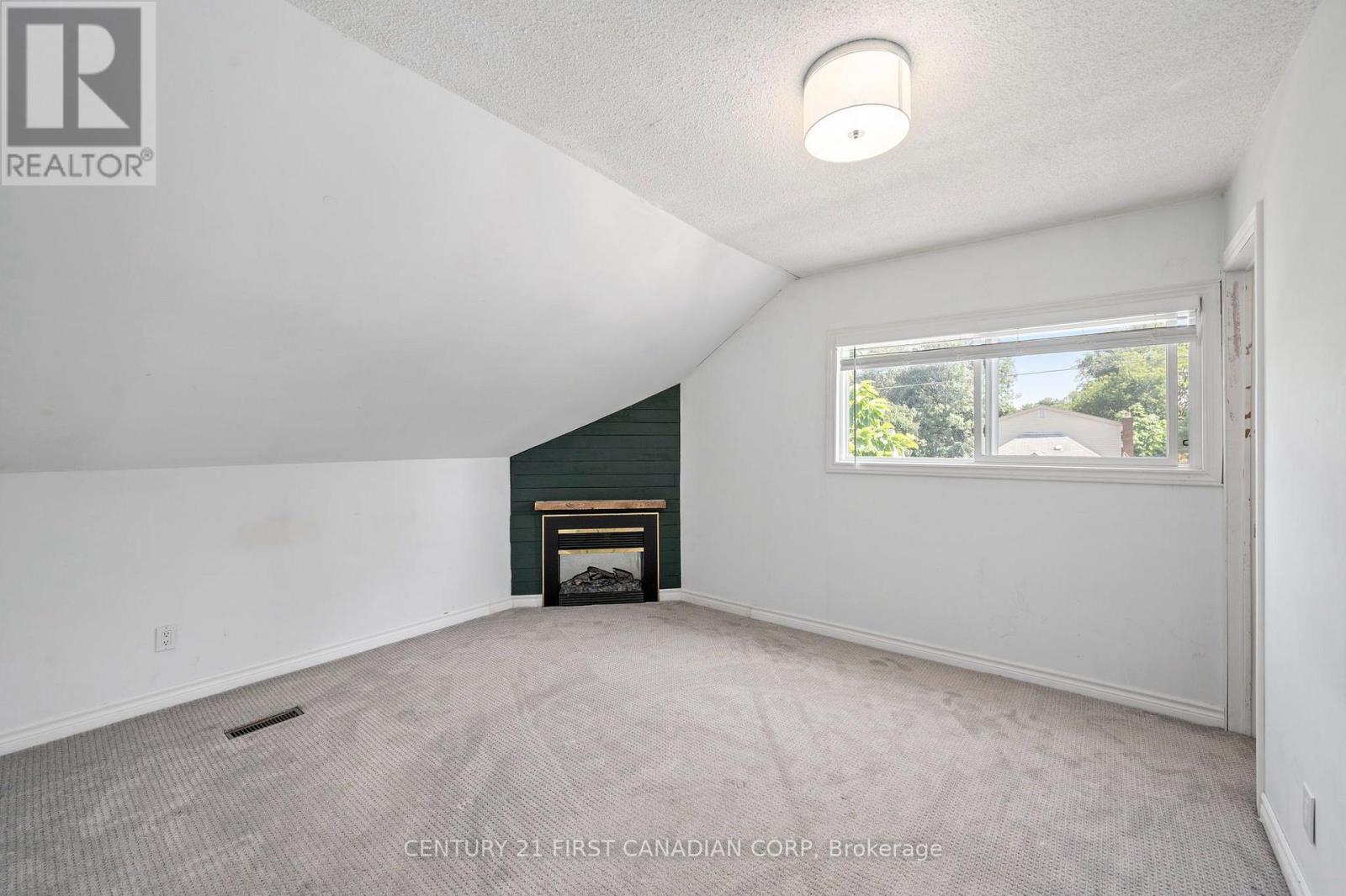 229 St Julien Street Property Photo 19
