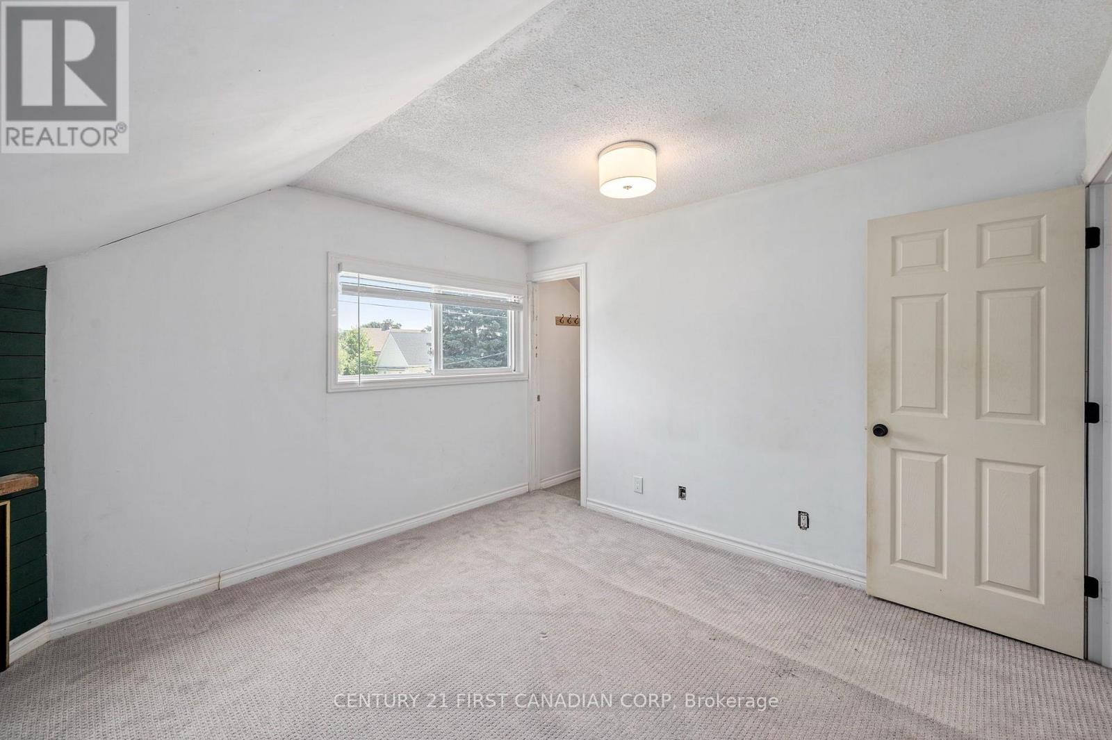 229 St Julien Street Property Photo 20