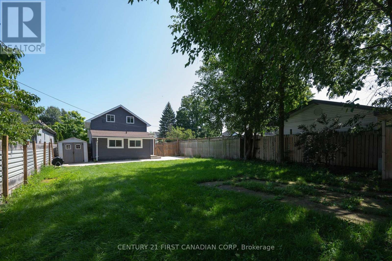 229 St Julien Street Property Photo 26