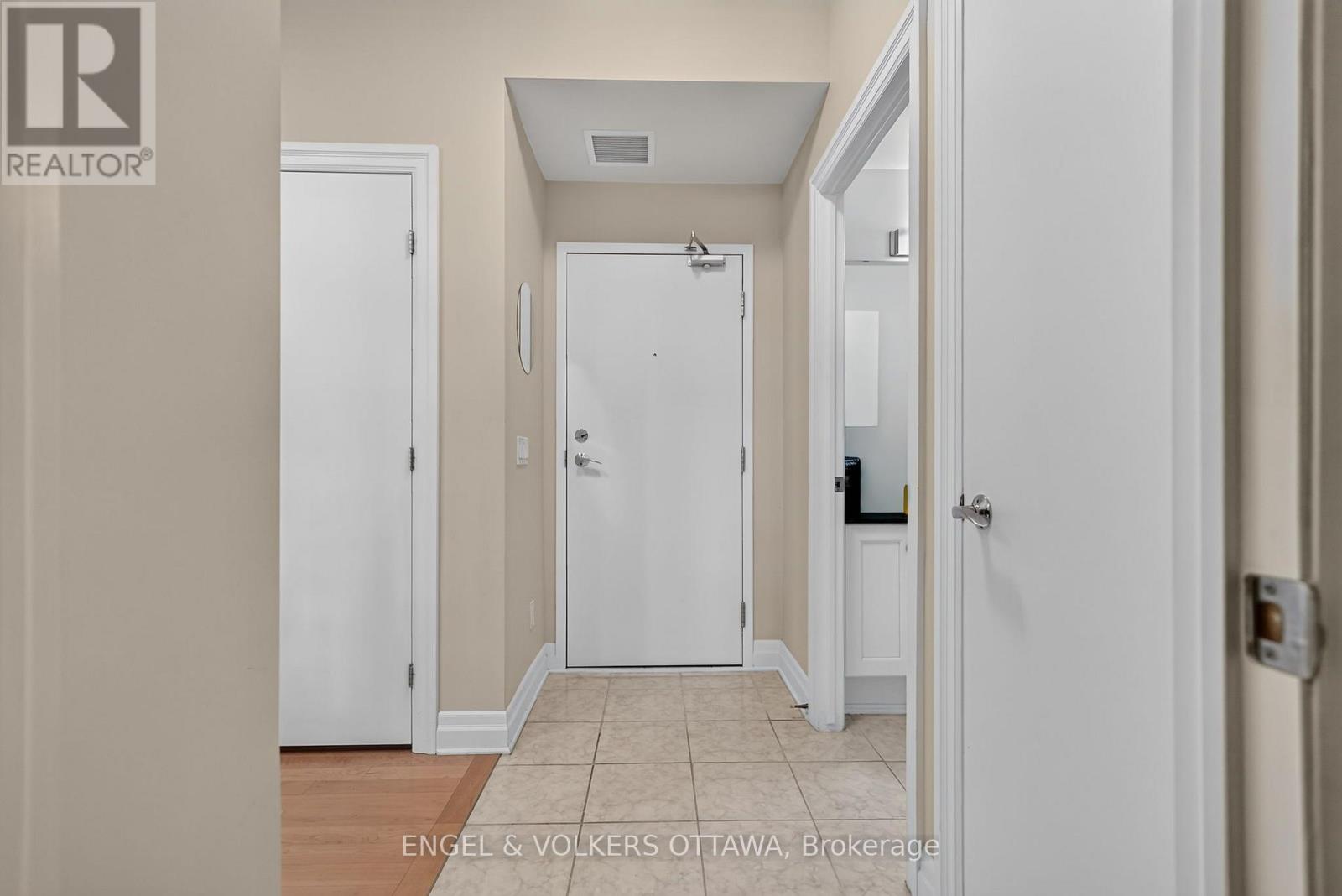 706 - 245 Kent Street Property Photo 7