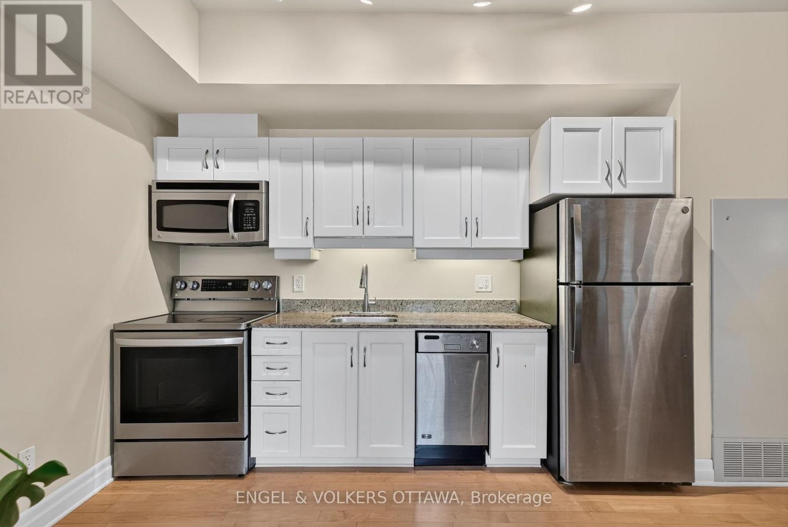 706 - 245 Kent Street Property Photo 12