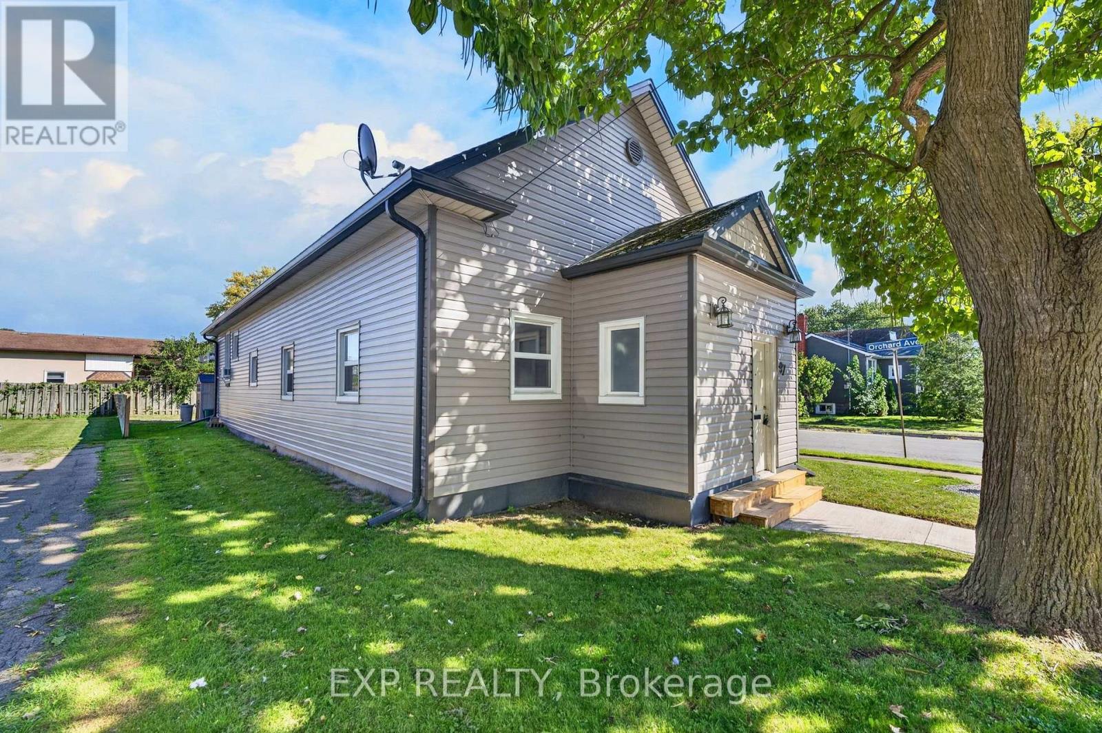 97 Deere Street Property Photo 1