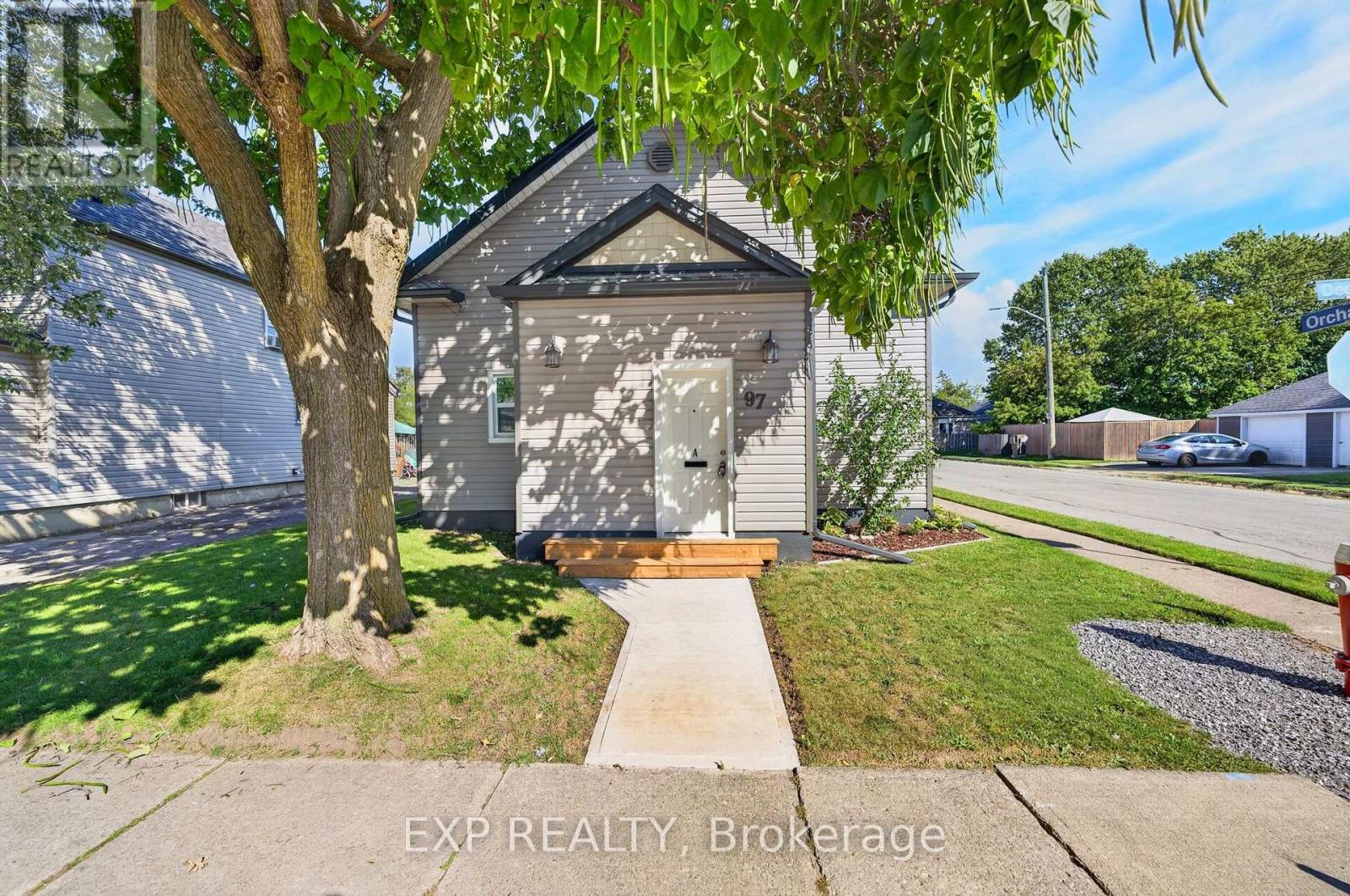 97 Deere Street Property Photo 3
