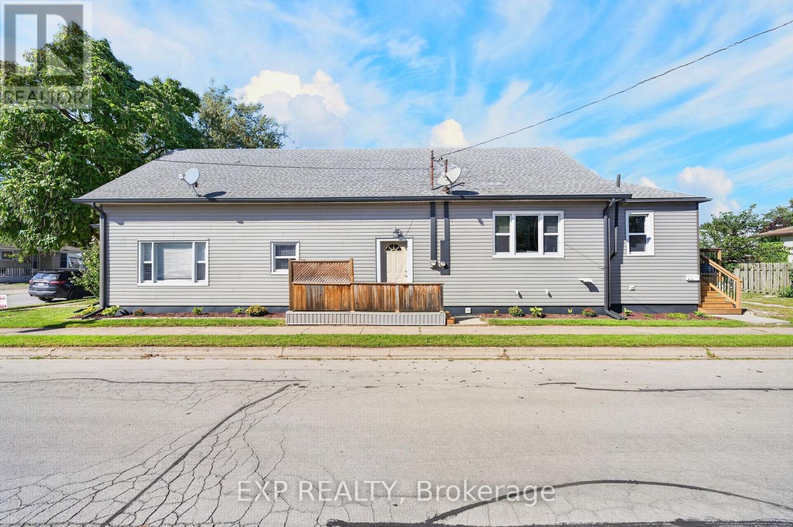 97 Deere Street Property Photo 4