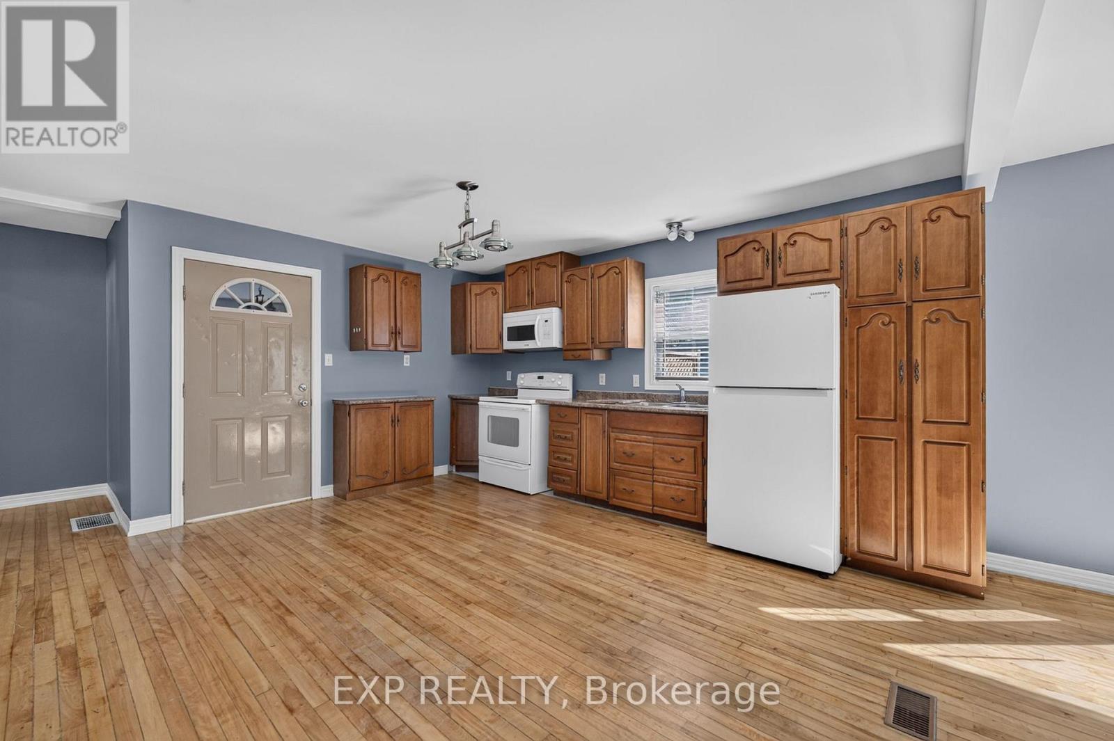 97 Deere Street Property Photo 6