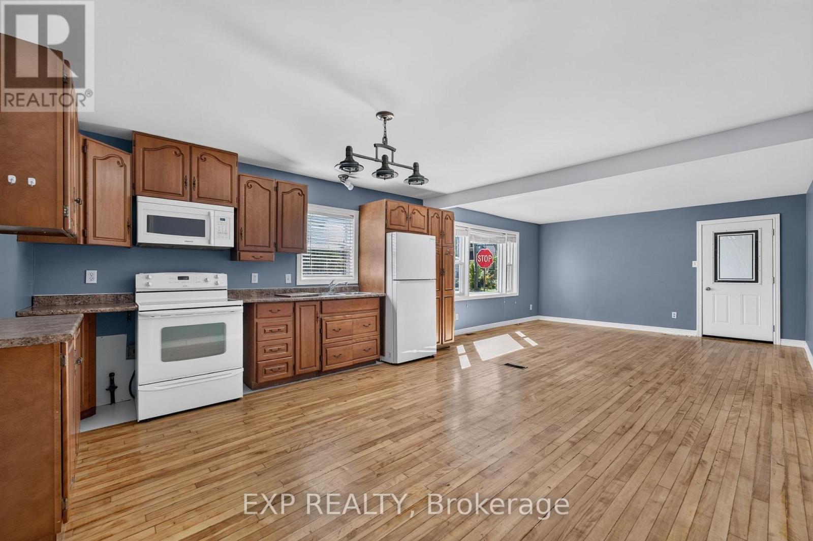 97 Deere Street Property Photo 7