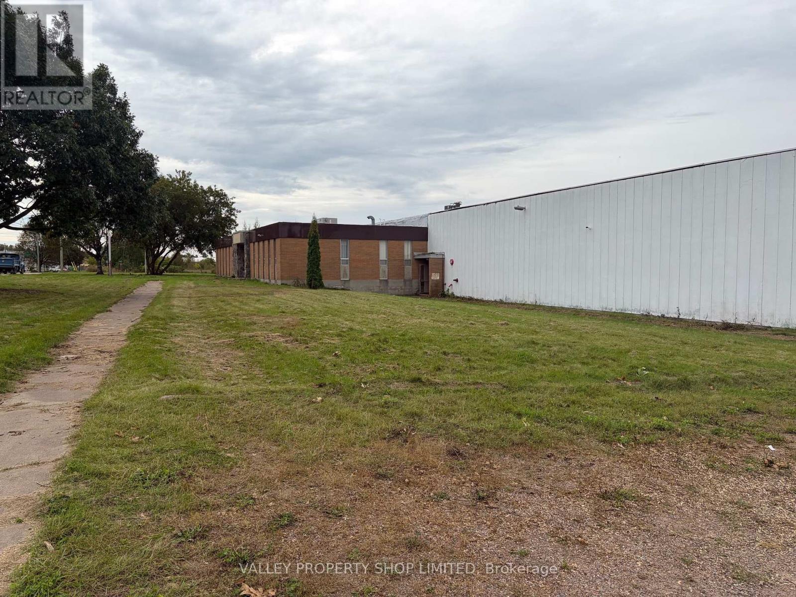 950 Mackay Street Property Photo 13