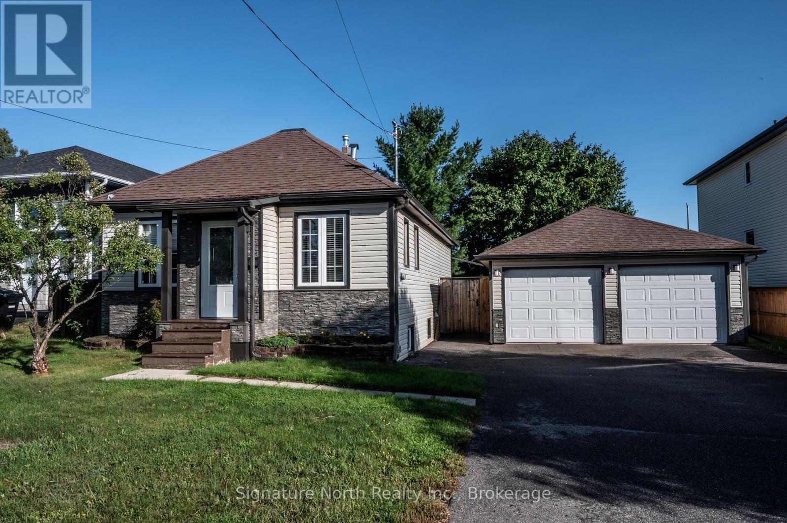 870 Detroit Avenue Property Photo 1