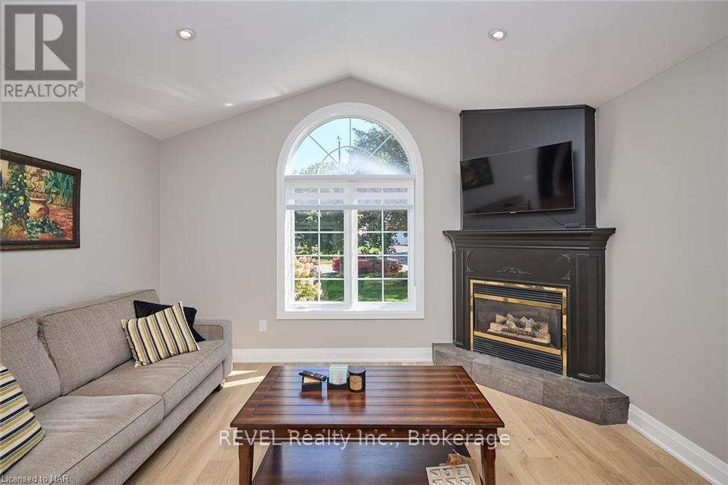 26 Oakridge Boulevard Property Photo 7