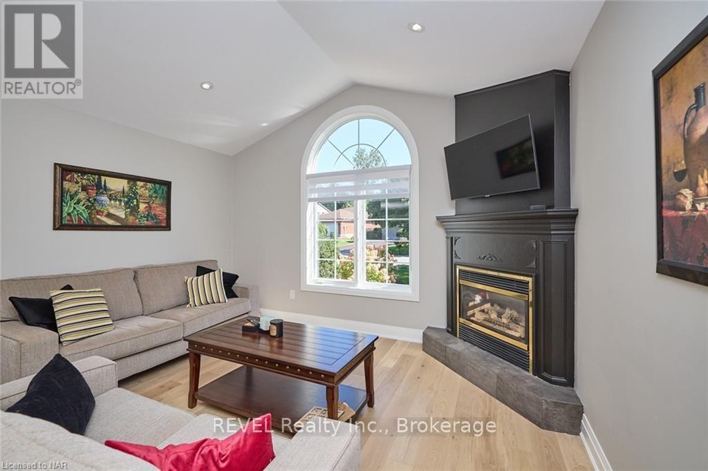 26 Oakridge Boulevard Property Photo 8