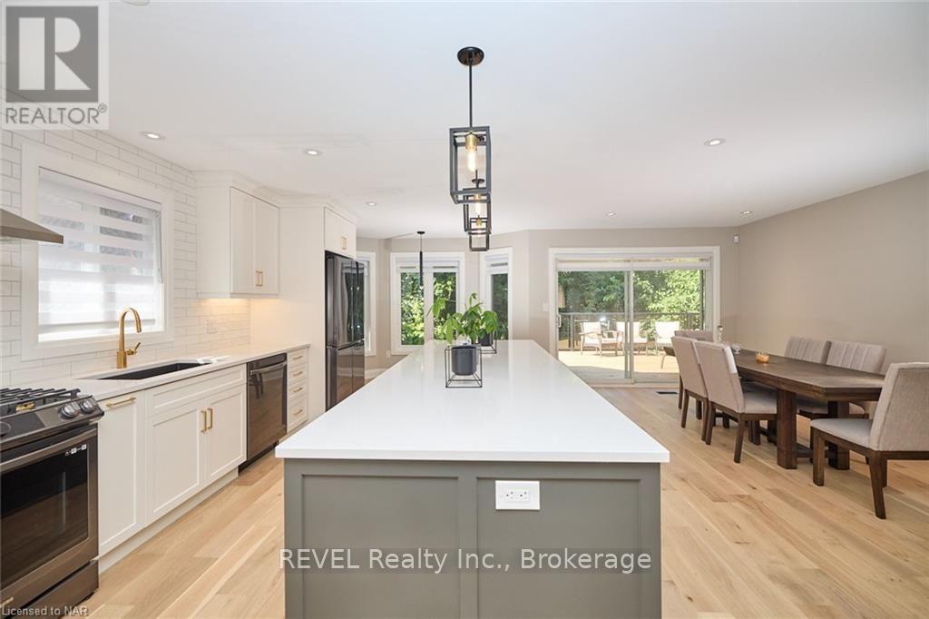 26 Oakridge Boulevard Property Photo 10