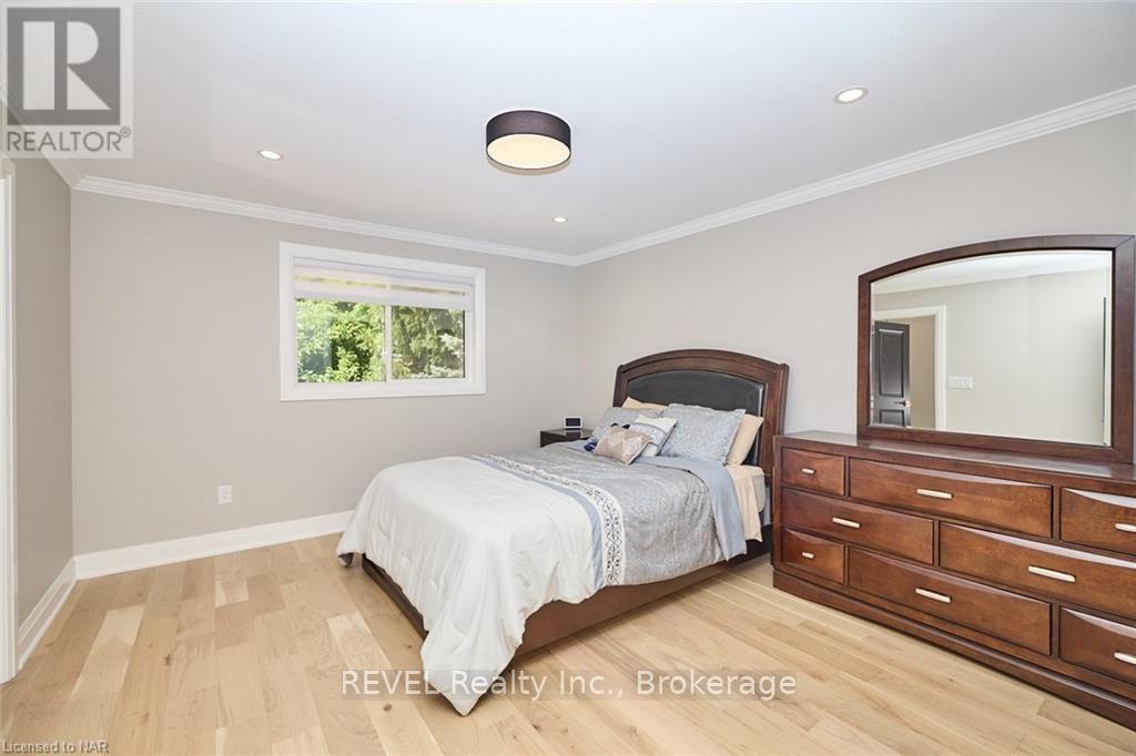 26 Oakridge Boulevard Property Photo 21