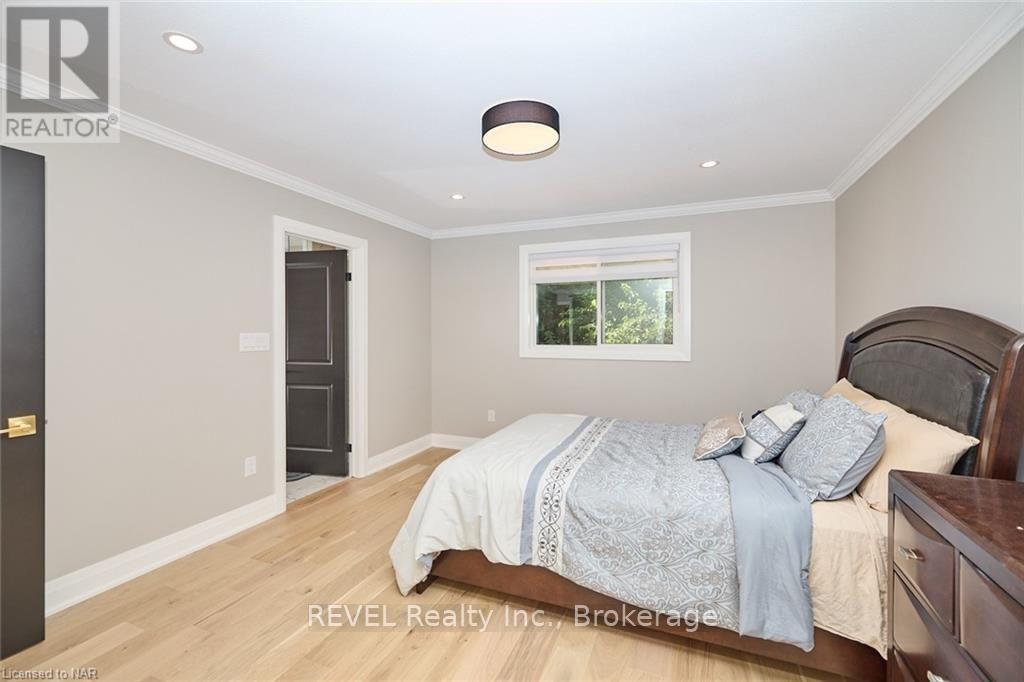 26 Oakridge Boulevard Property Photo 22