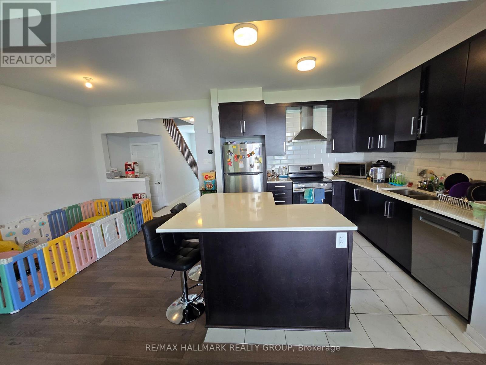 646 Fenwick Way Property Photo 4