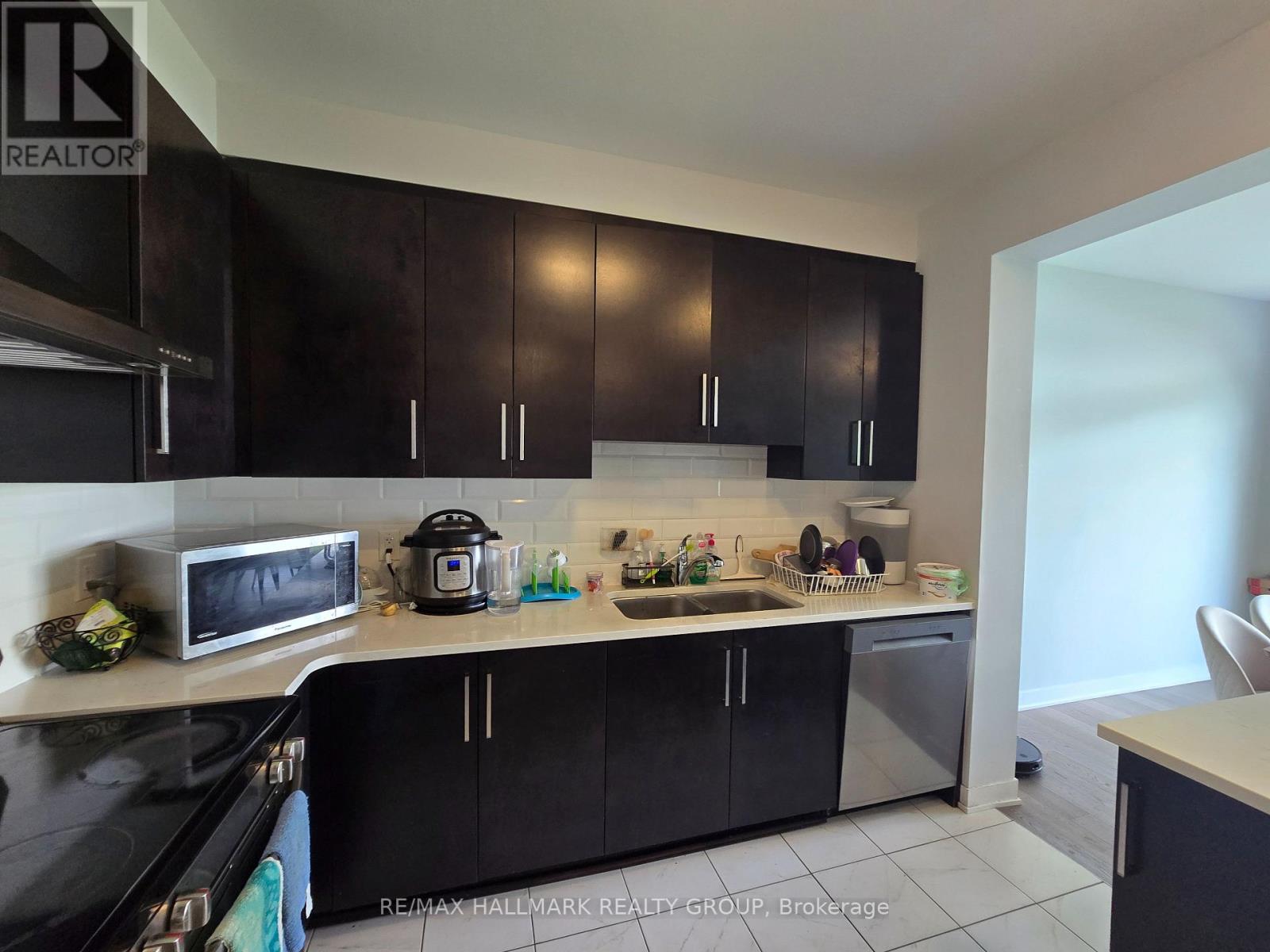 646 Fenwick Way Property Photo 7