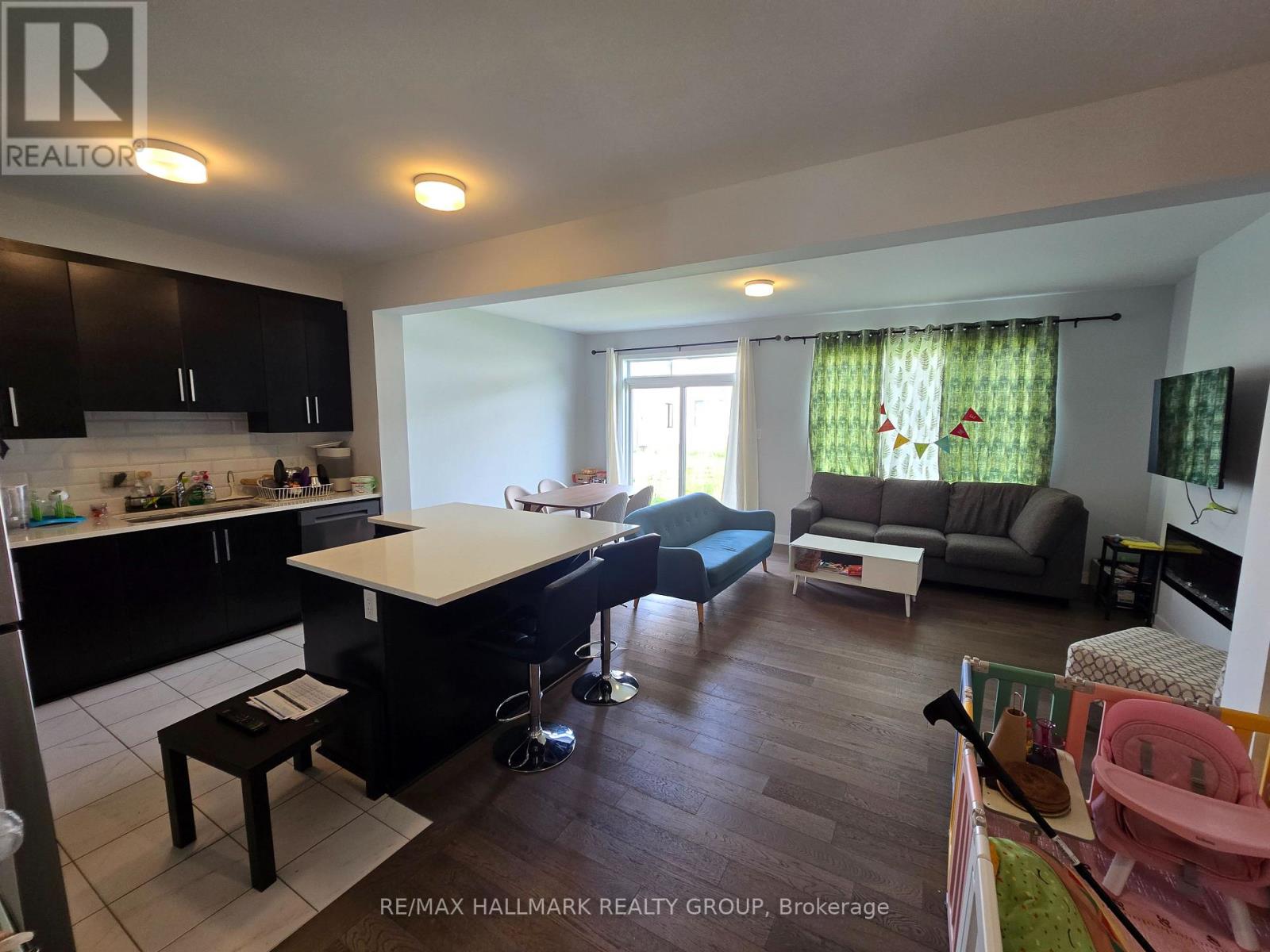 646 Fenwick Way Property Photo 8