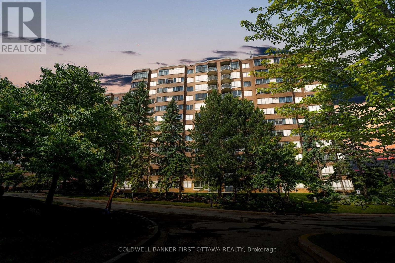 506 - 100 Grant Carman Drive Photo de la propriété 1