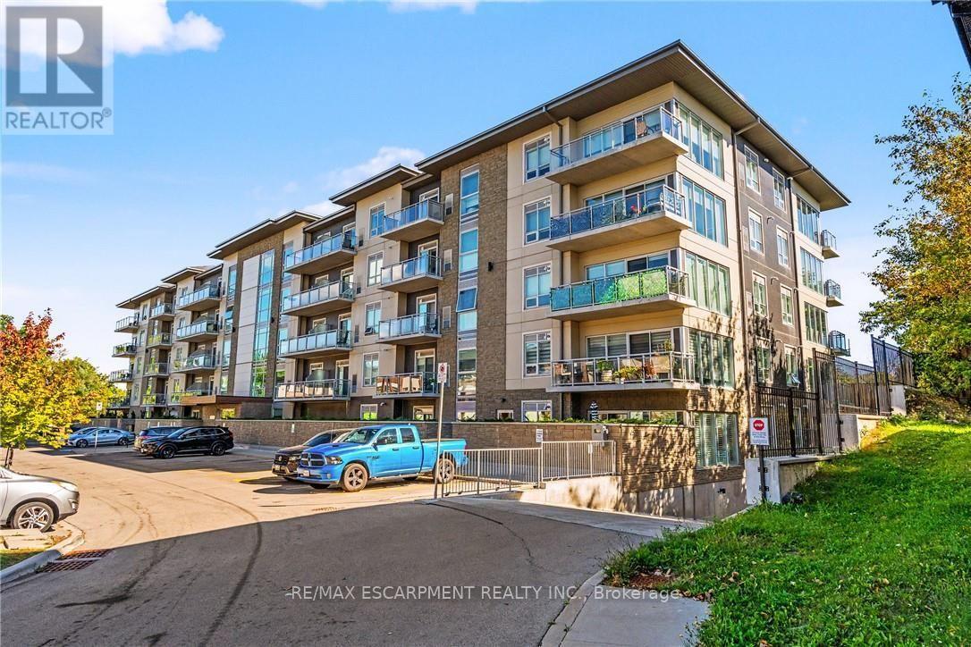 413 - 16 Markle Crescent Property Photo 1