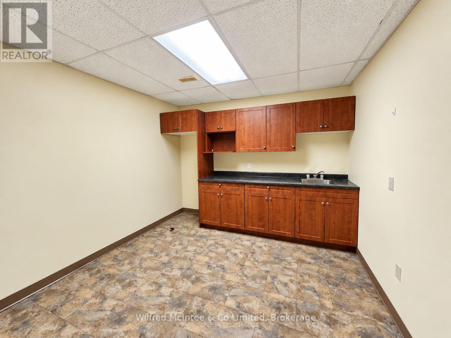 152 Josephine Street Property Photo 10