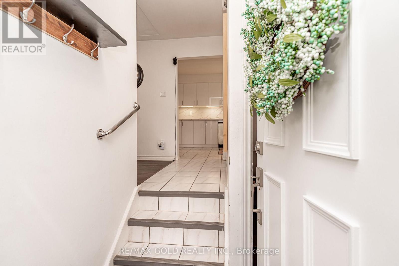55 Ramblewood Way Property Photo 3