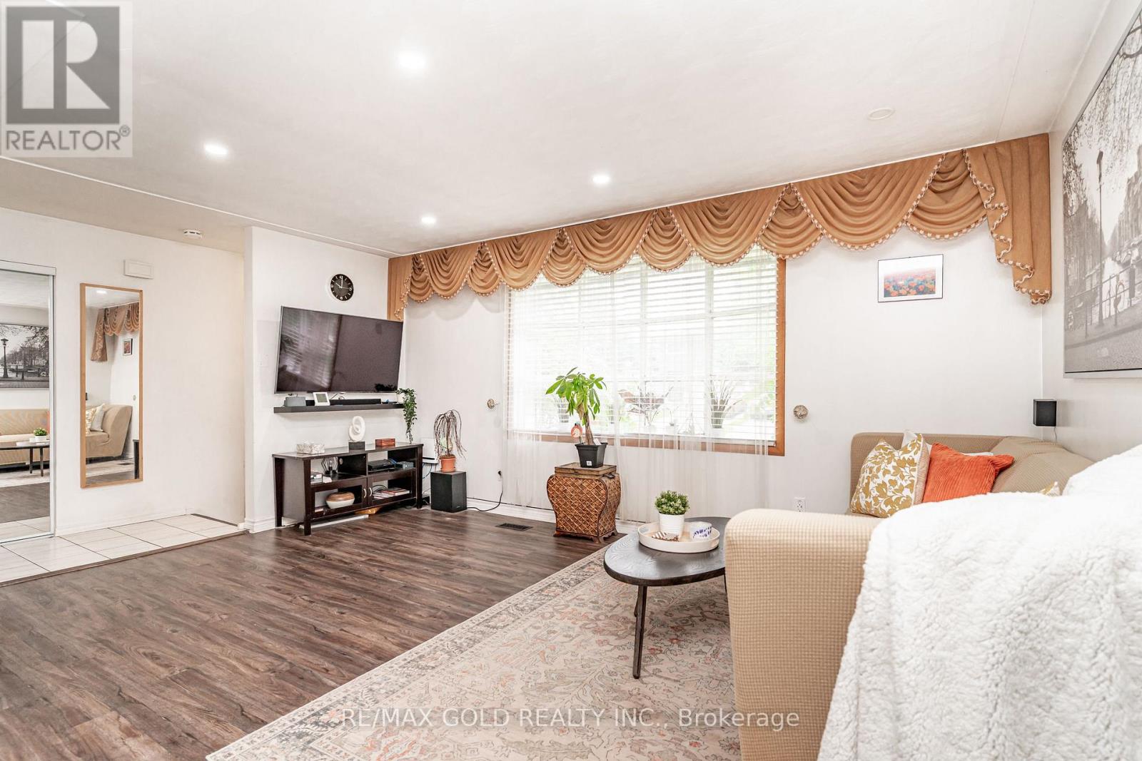 55 Ramblewood Way Property Photo 8