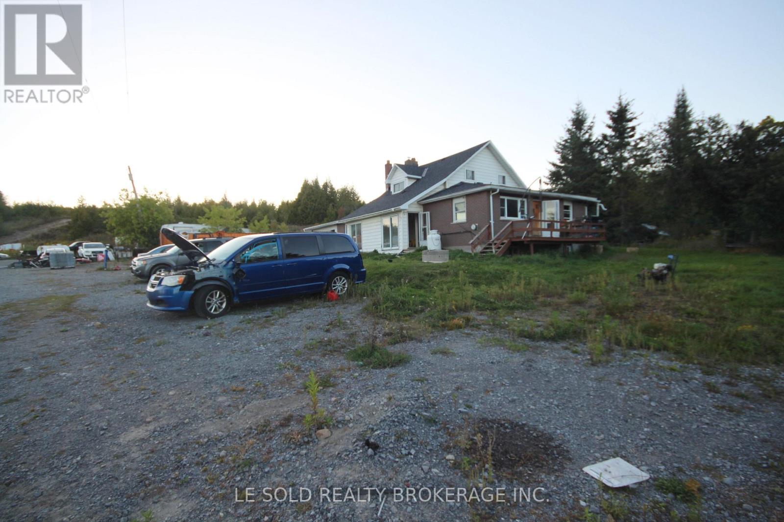 2420 Providence Line Property Photo 4