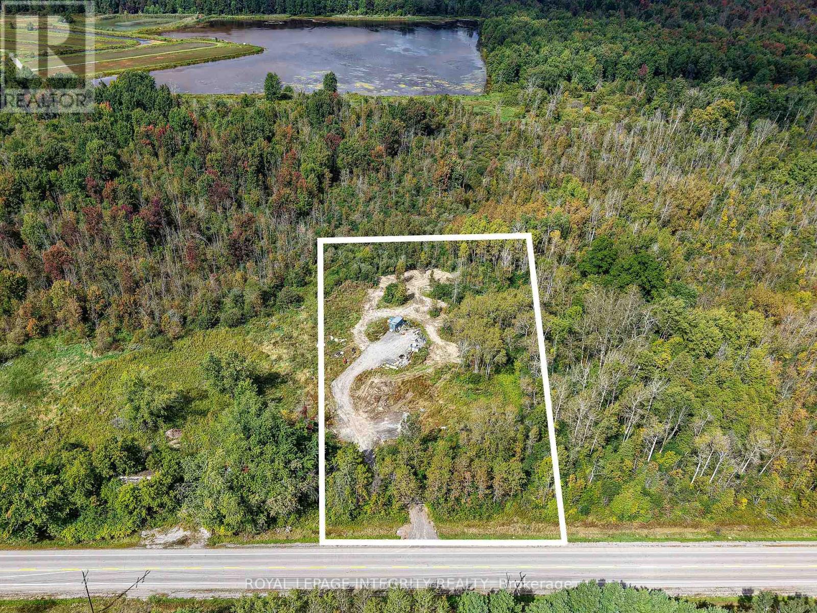 6841 Snake Island Road Property Photo 1