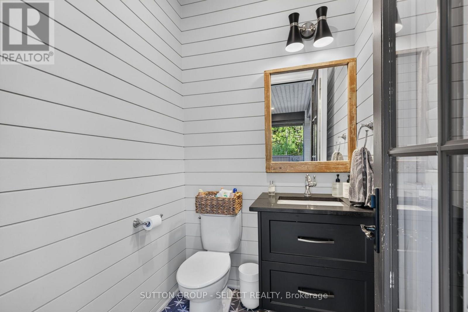 1764 Upper West Avenue Property Photo 28