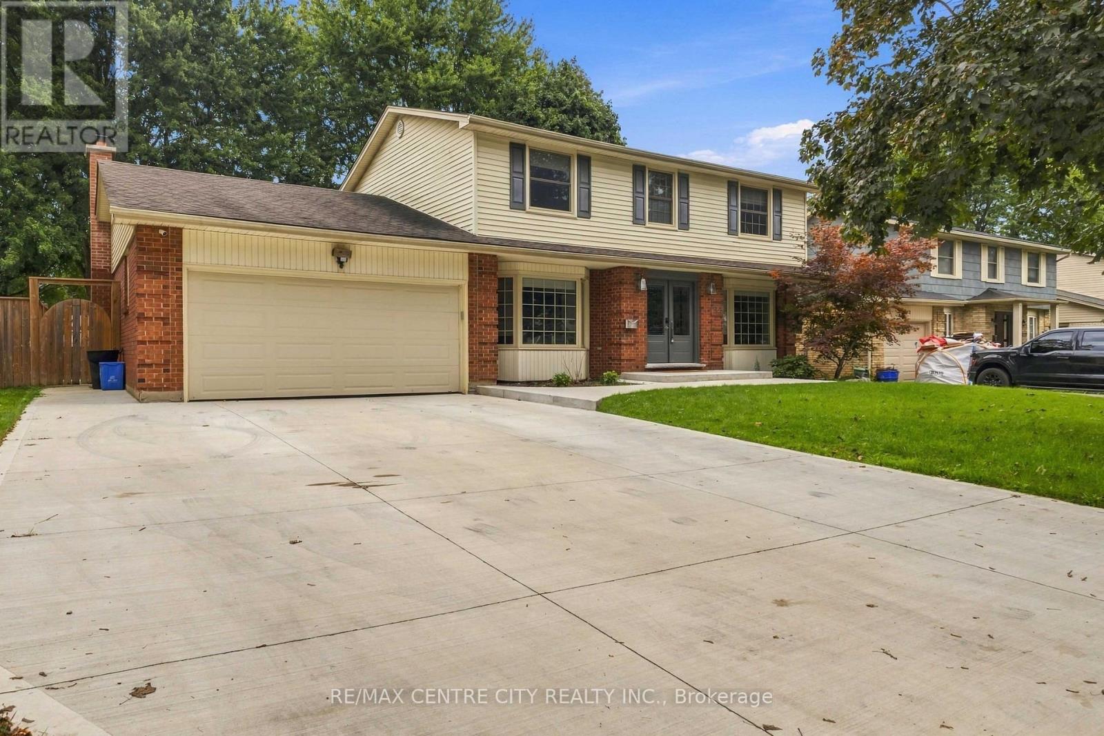 568 Nottinghill Road Property Photo 2