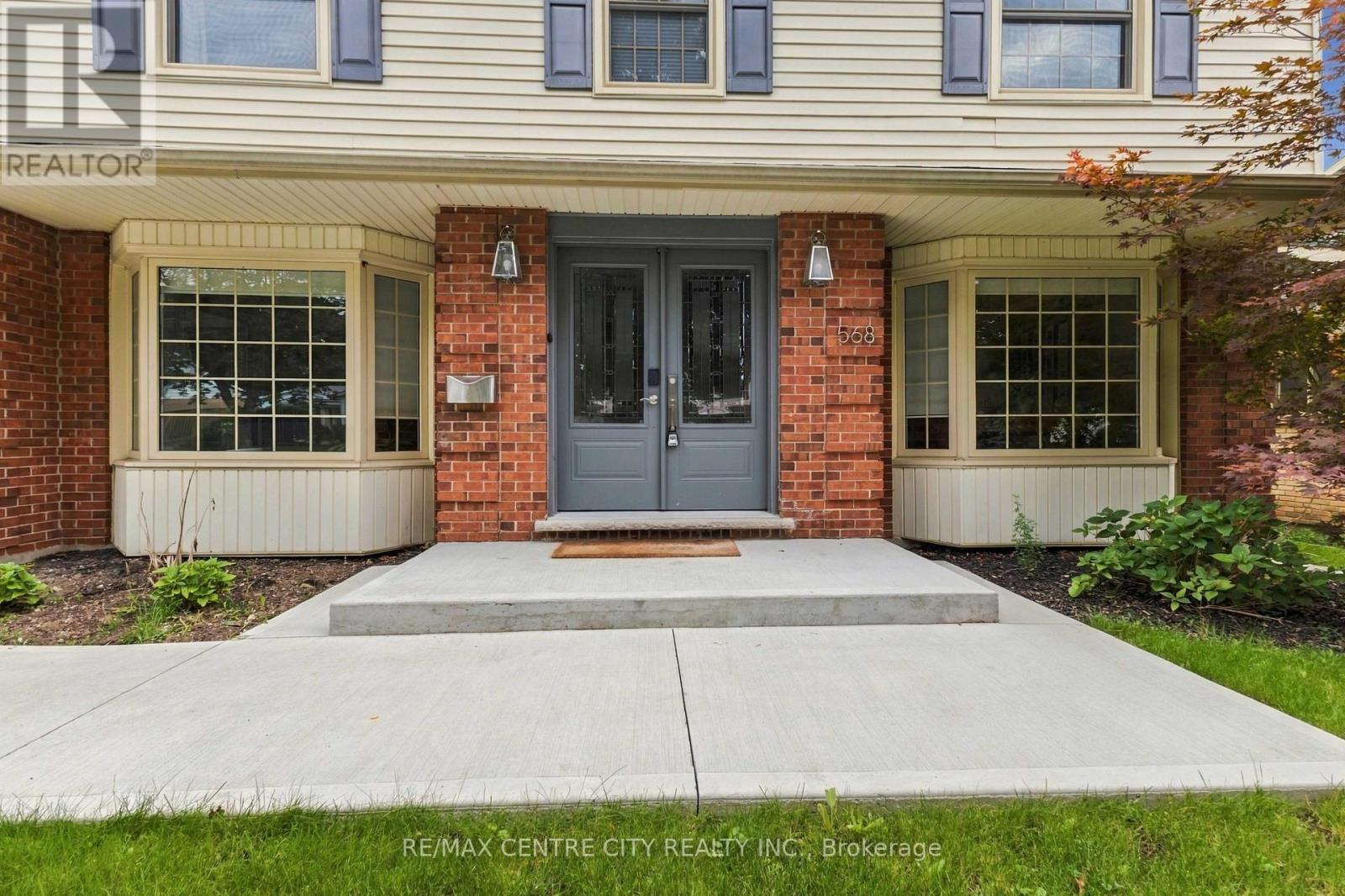 568 Nottinghill Road Property Photo 3