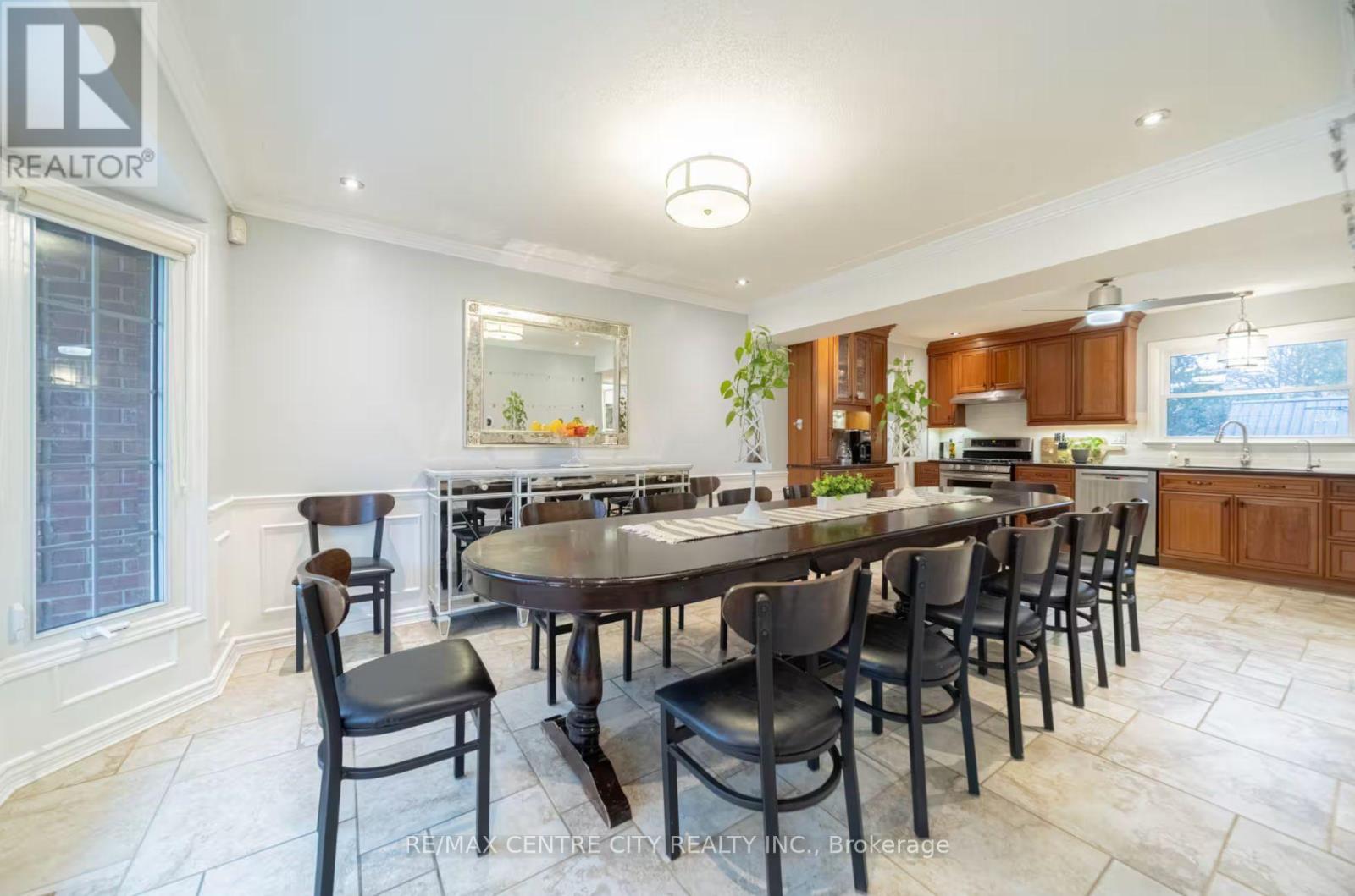 568 Nottinghill Road Property Photo 7